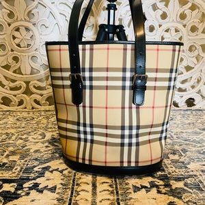 Burberry bucket bag